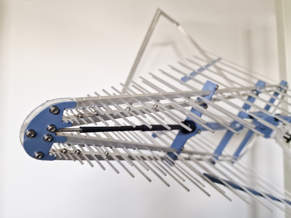 A high gain EMI detection Antenna what is emc testing lewis bass blog post EMI emissions testing example